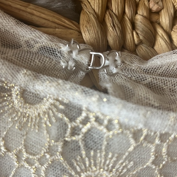 OSHKOSH -Sparkling layered Shaw. Size 4T - Picture 5 of 6